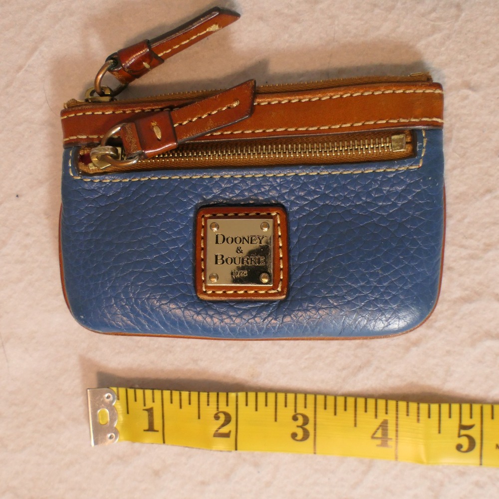 Dooney & Bourke Womens Coin Purse OS Blue Tan Pebbled Leather Heritage Preppy